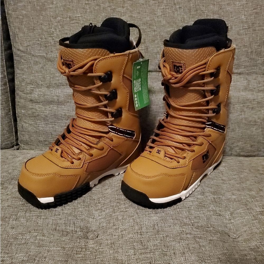 DC Men's MUTINY Snow 2023 Boots - ADYO200054 - Wheat/Black - US Sizes - Picture 2 of 6